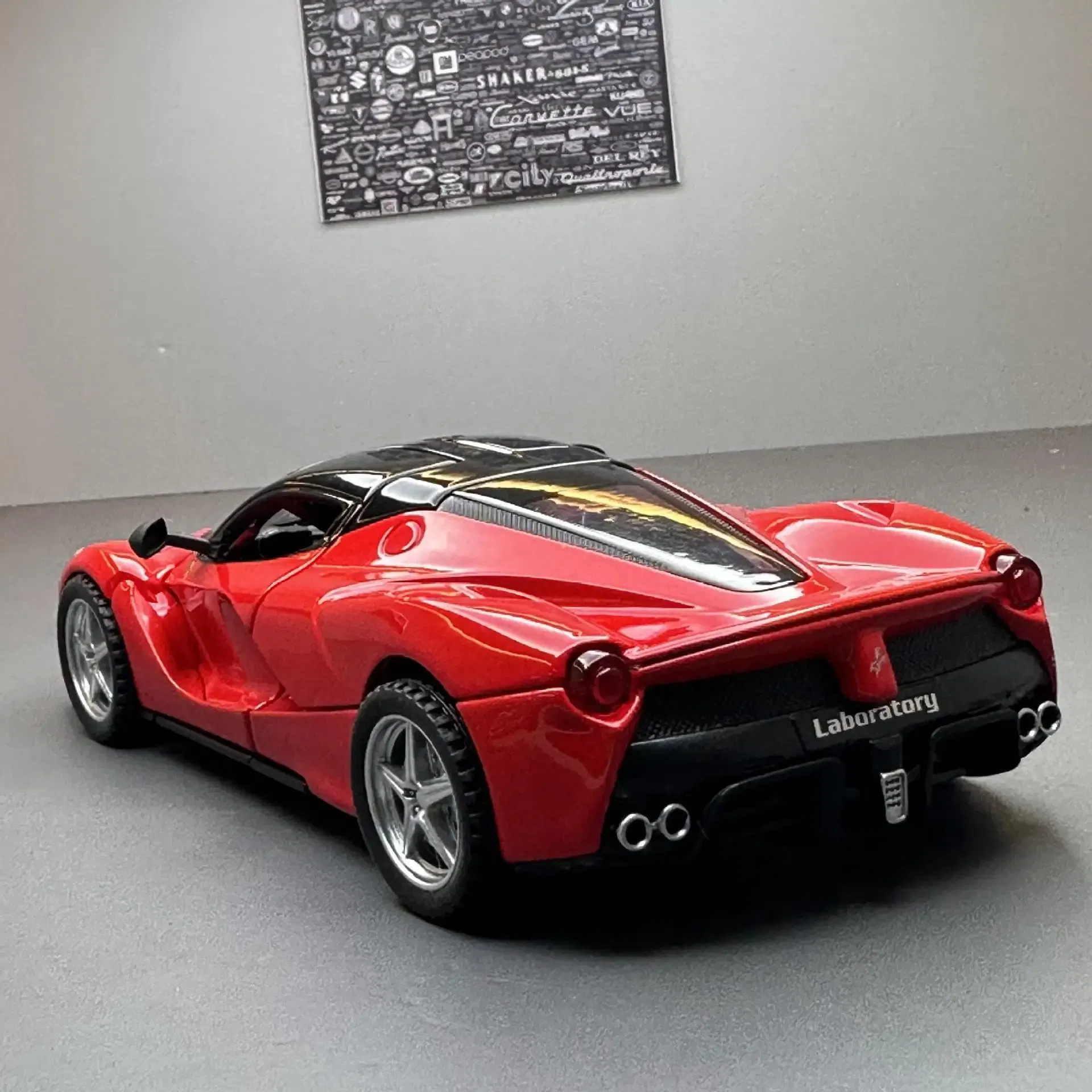 Color: green - 1:32 Ferrari Laferrari SF90 P80C 488 Alloy Car Model Diecasts Metal Toy Vehicles Car Model Simulation Sound Light Collect gifts - Image 3