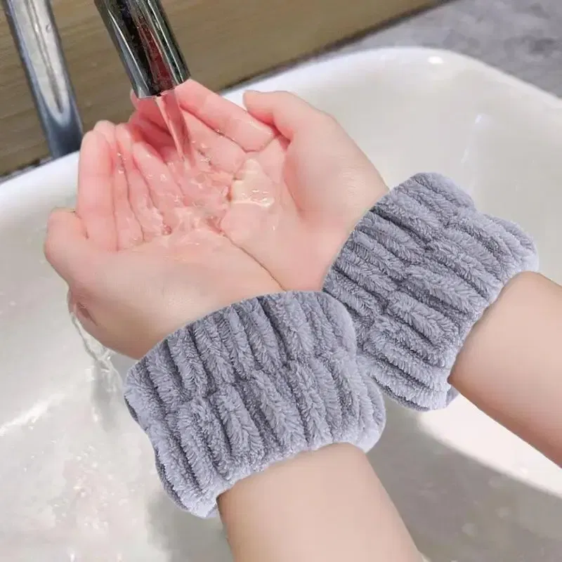 Color: GRAY, Ships From: CHINA - 2pc Wrist Washing Belt Soft Microfiber Towel Wristbands For Washing Face Water Absorption Washing Prevent Wetness Wrist Washband - Image 3